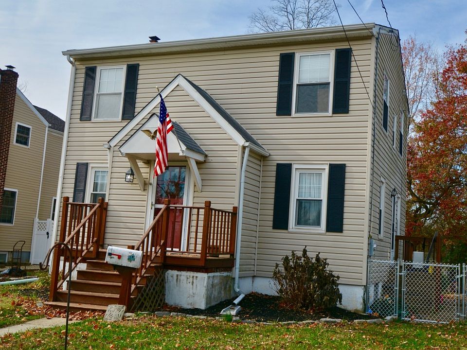 2nd image of 12 Rhode Island Ave