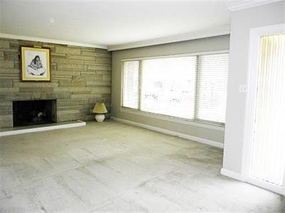3rd image of 2328 Bayard Park Dr