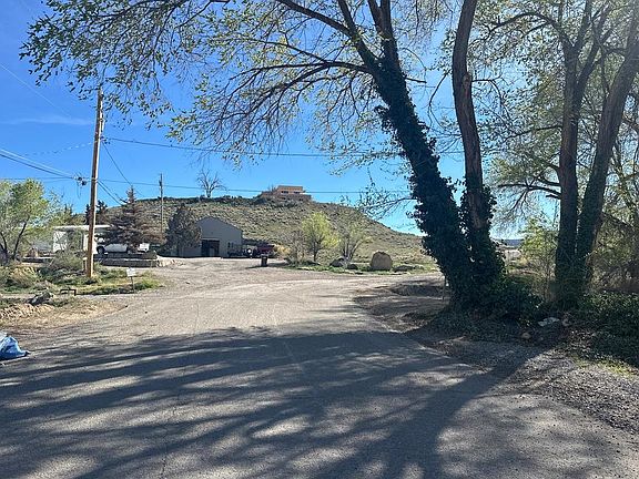 4th image of 504 Blevins Rd