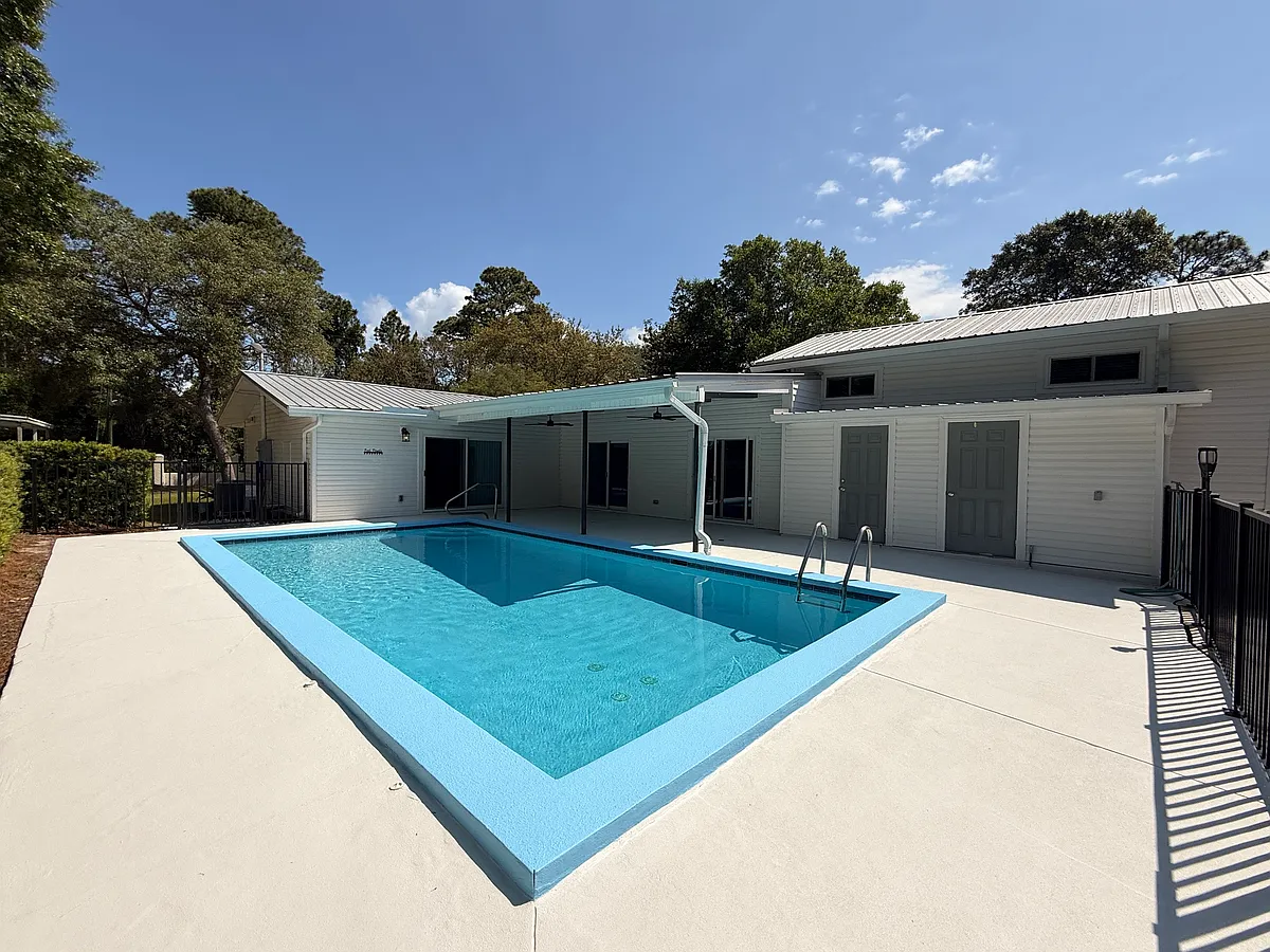 Building Photo - 28 E Wild Briar Rd #C