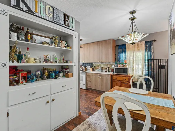 611 E 3rd St, Bridgewater, SD 57319