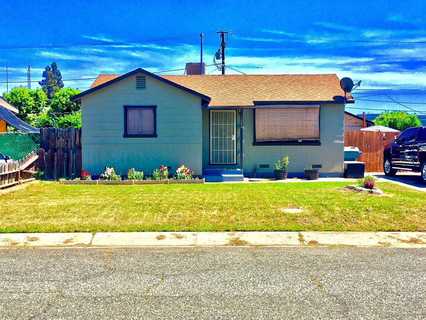 1642 S. Bardo St. - 2 Bedroom 1 Bathroom - Visalia — Photo 1