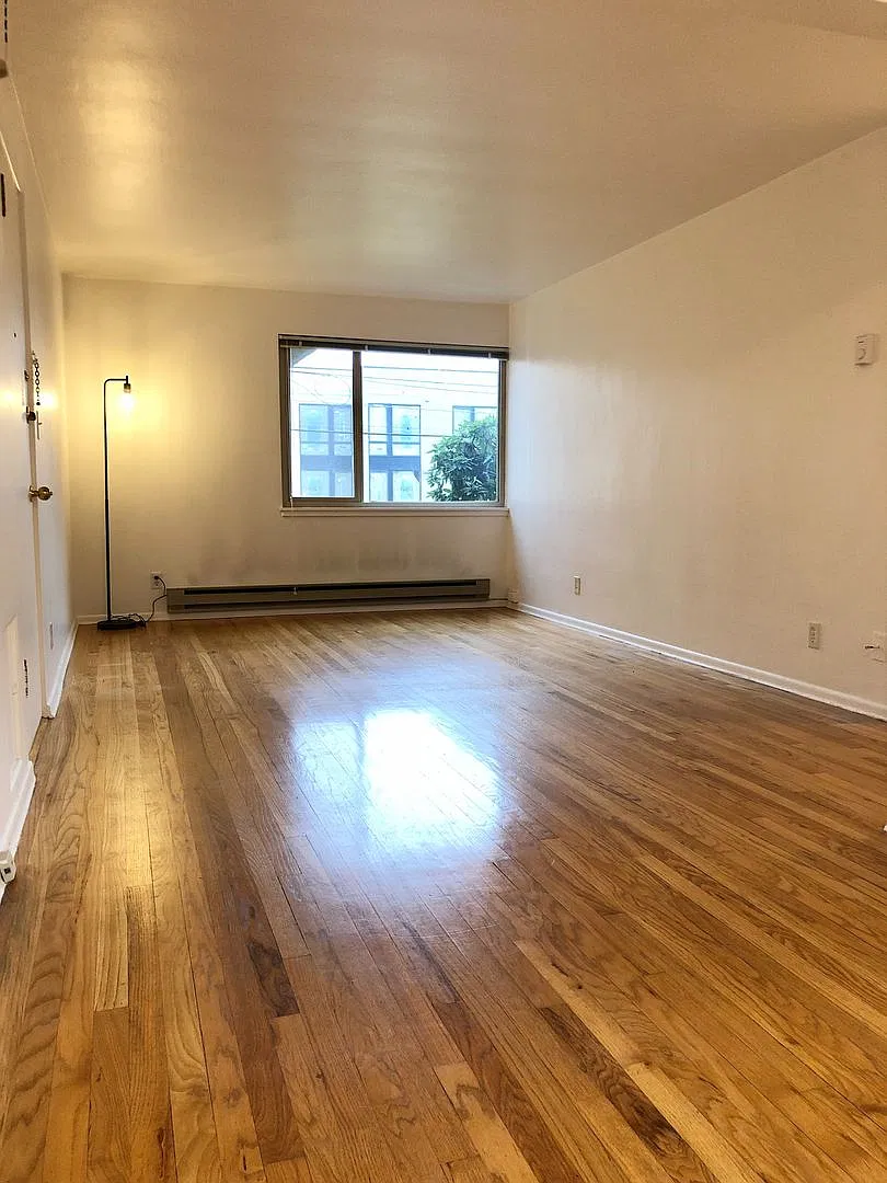 Evanston Court Apartments — Photo 3