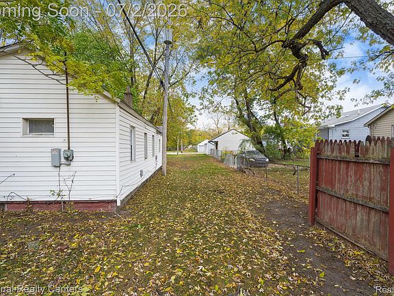5th image of 8104 Jackson Ave