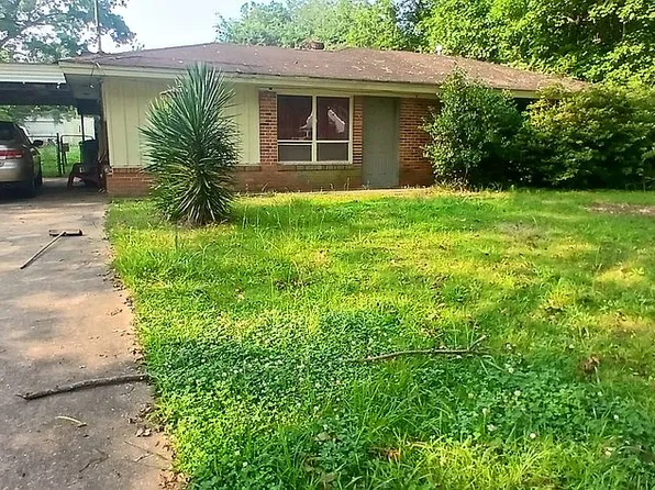 135 Grovewood Ct, Montgomery, AL 36108