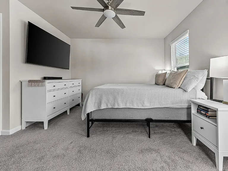 105 Crane Ln #1B — Photo 35