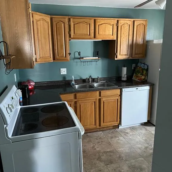153 Benton St — Photo 4