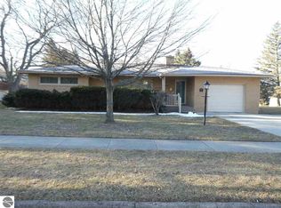 1015 Wellesley St, Alma, MI 48801