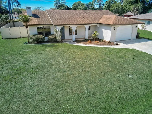 840 E Seminole Dr, Venice, FL 34293