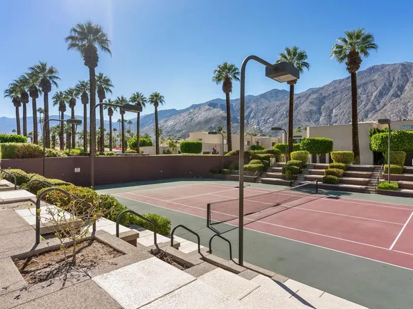 990 N Village Sq, Palm Springs, CA 92262