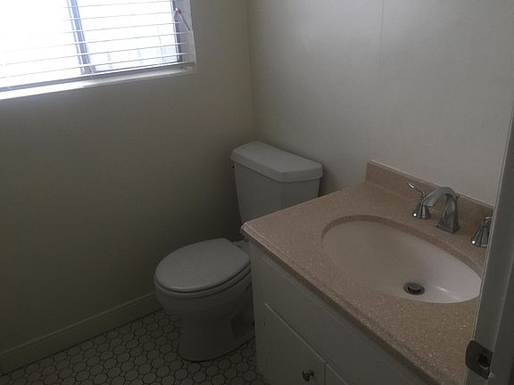 4th image of 8273 Willoughby Ave APT 2