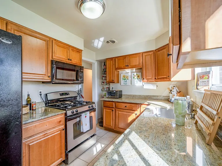 2227 Grayson Pl — Photo 10
