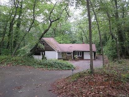 1st image of 25 Meadowood Ct