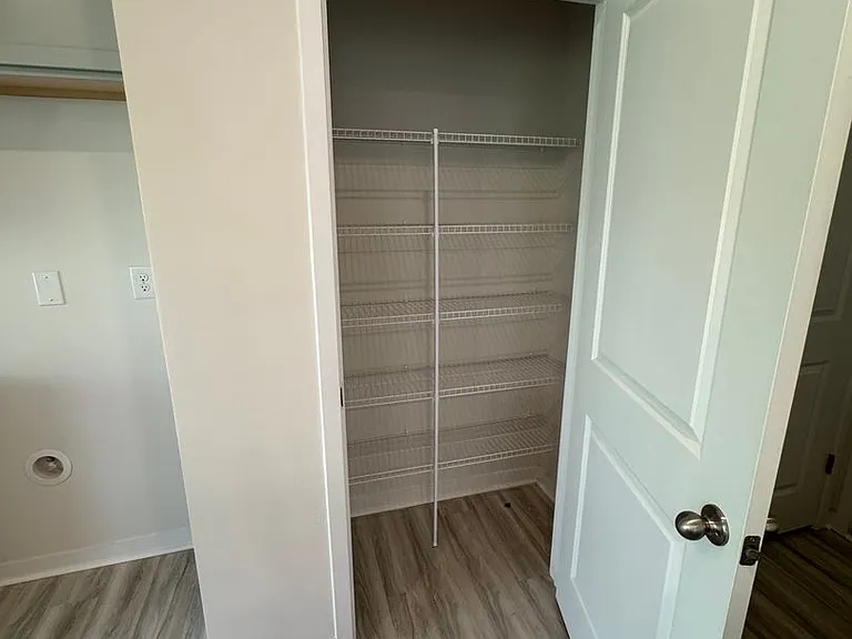 647 13th Avenue Dr NE — Photo 6