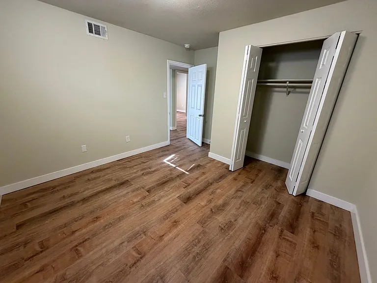 205 N West Blvd — Photo 15