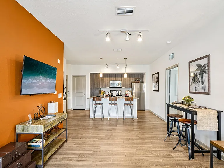 Park Avenue Apartments — Photo 25