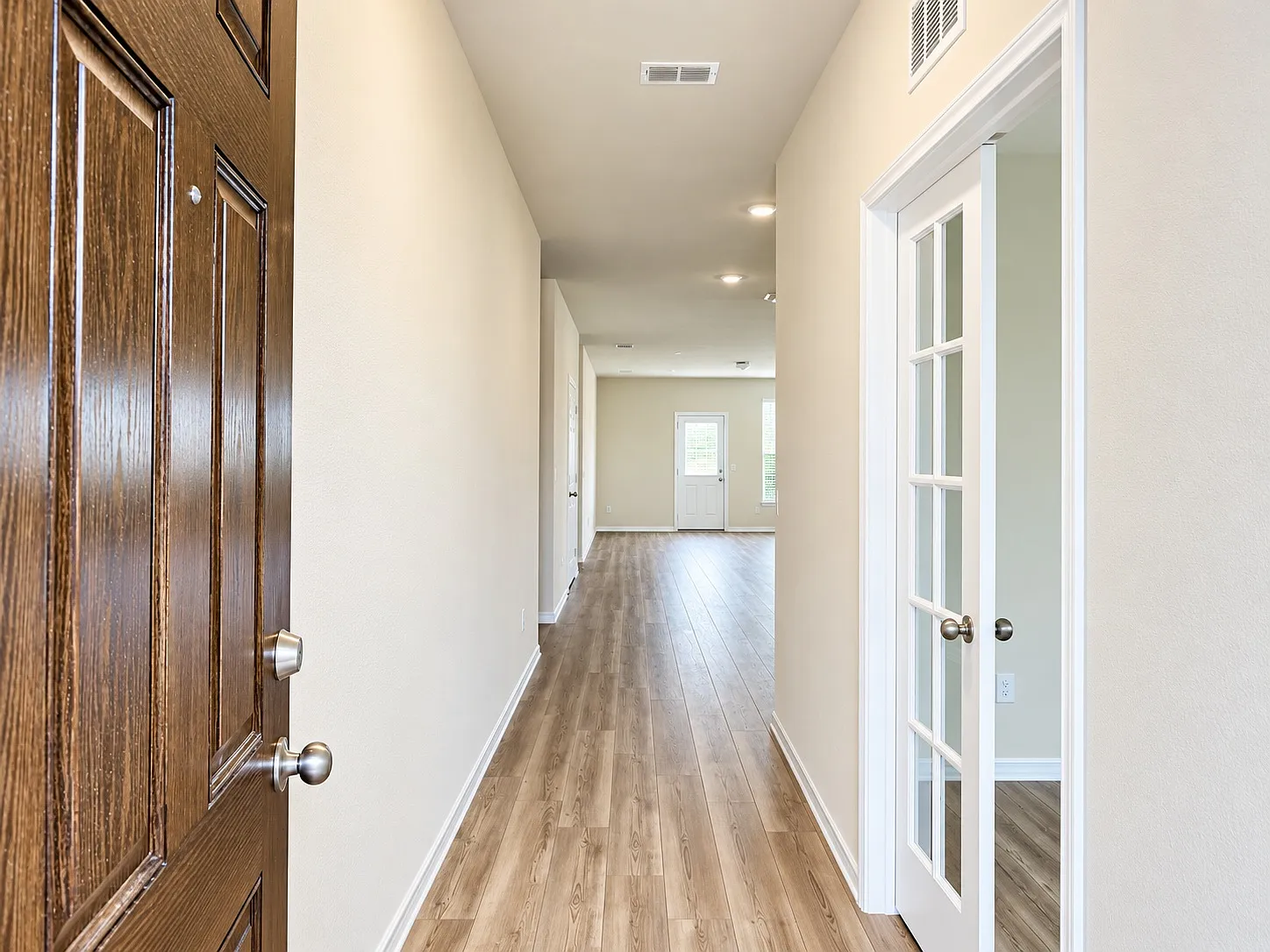 3 bed, 1721 sqft, $1,899 — Photo 2