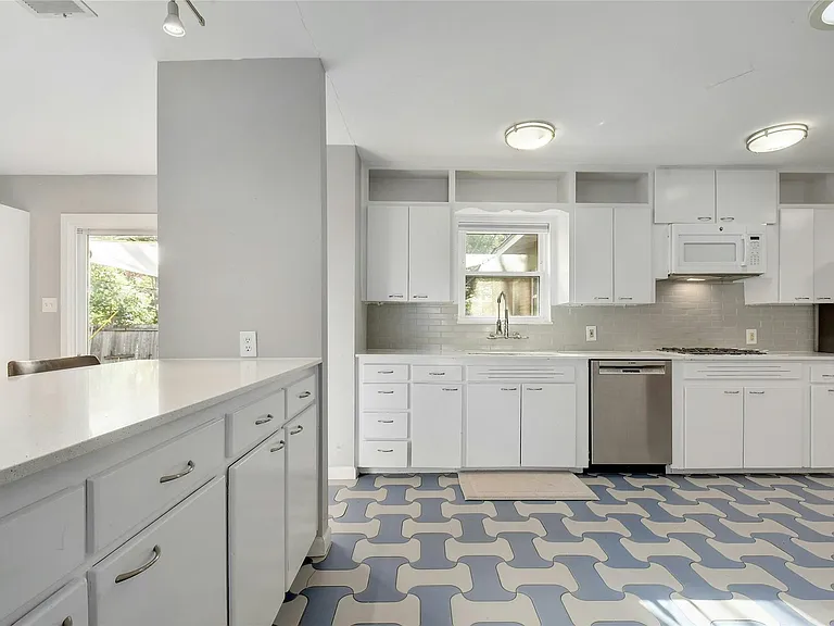 1500 Northridge Dr — Photo 12