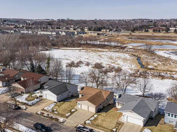 2209 52nd St NW, Rochester, MN 55901