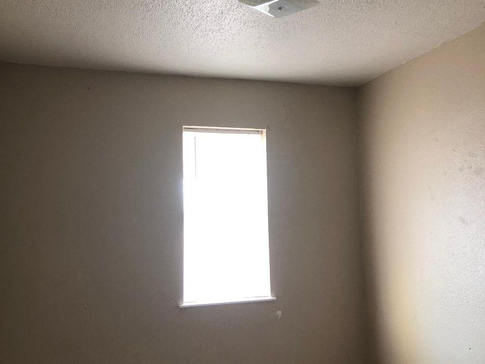 2nd image of 2028 S Avenue I APT 2