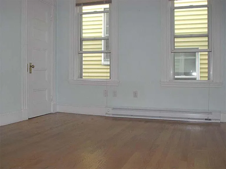 262 Maverick St #2 — Photo 3