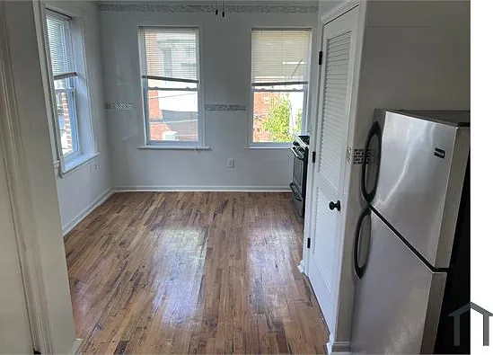 4215 Viola St #2R — Photo 21