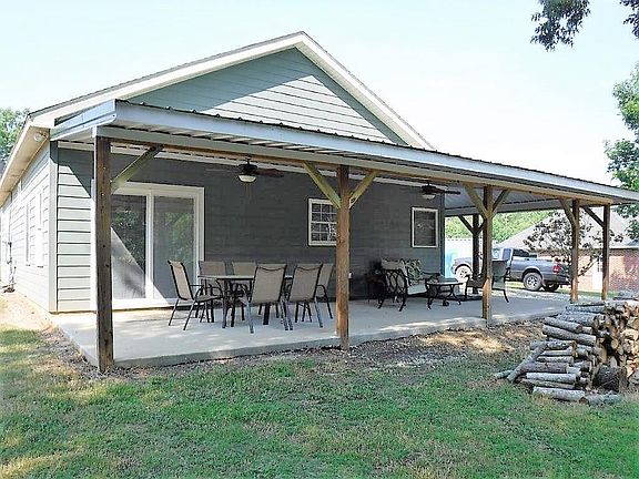 2nd image of 422 Pinelake Dr