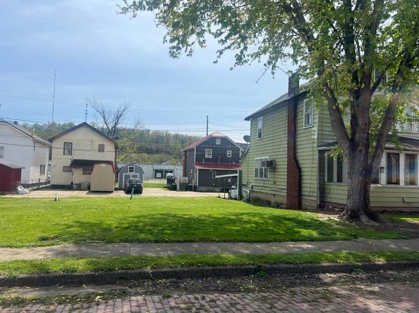 2715 Highlawn Ave, Huntington, WV 25702