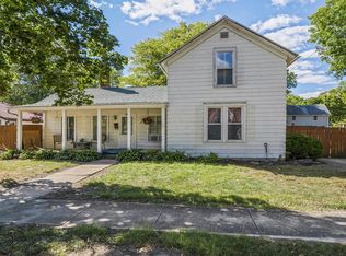 208 N 6th St, Oregon, IL 61061