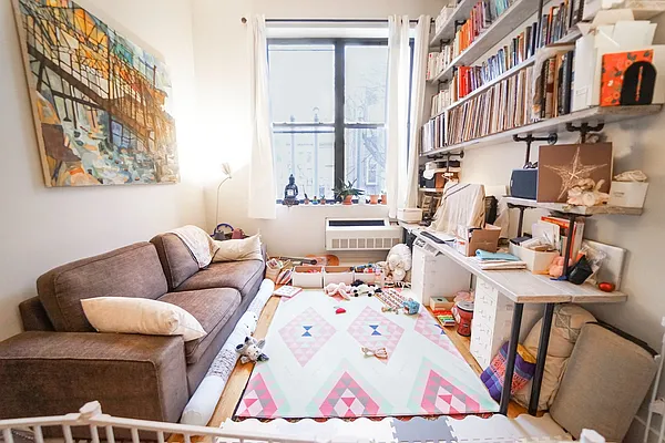 Rented by Manhattan Management LLC | media 8