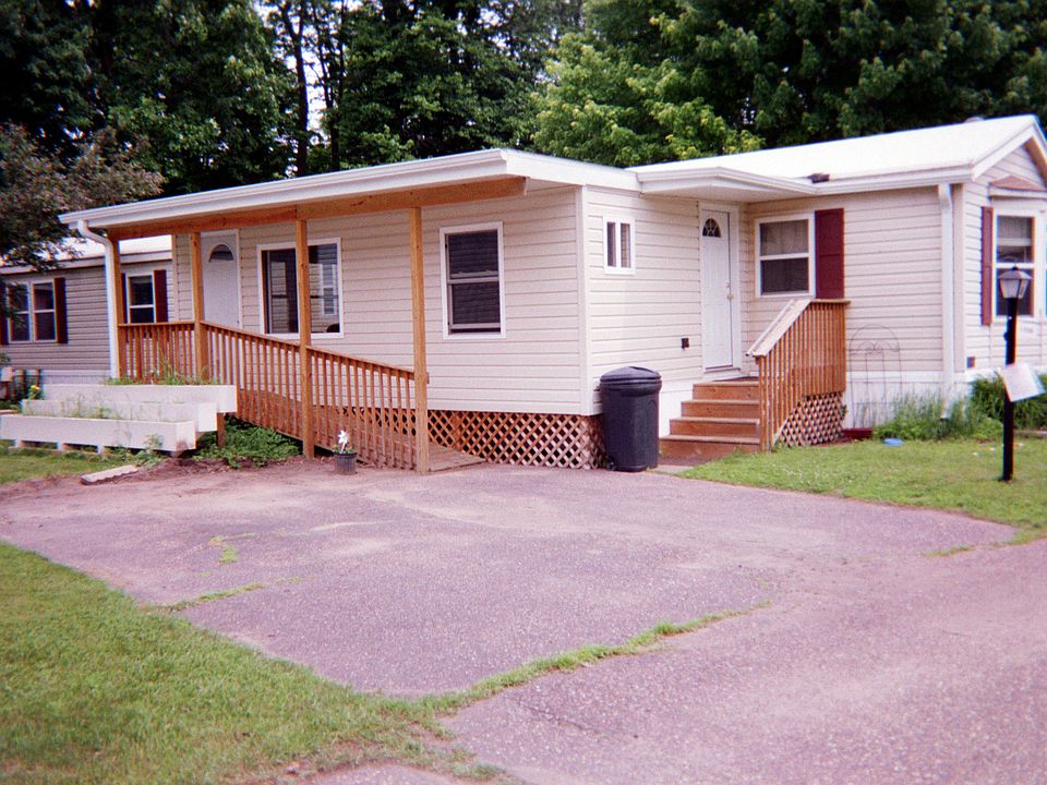 New 3-season sun porch