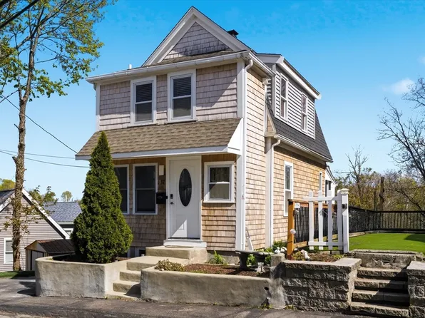 137 Winthrop St, Quincy, MA 02169