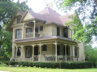 102 W Prospect St, Stoughton, WI 53589