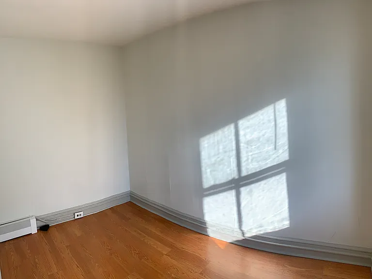 172 N Charlotte St — Photo 13