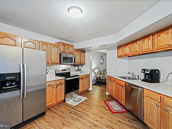 3rd image of 908 Cheswold Ct Unit C-2