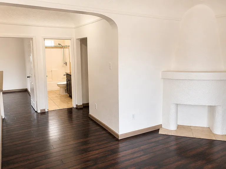 234 W 21st St #A — Photo 3