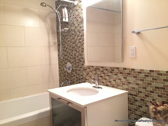 3rd image of 117 E 102nd St APT 3A