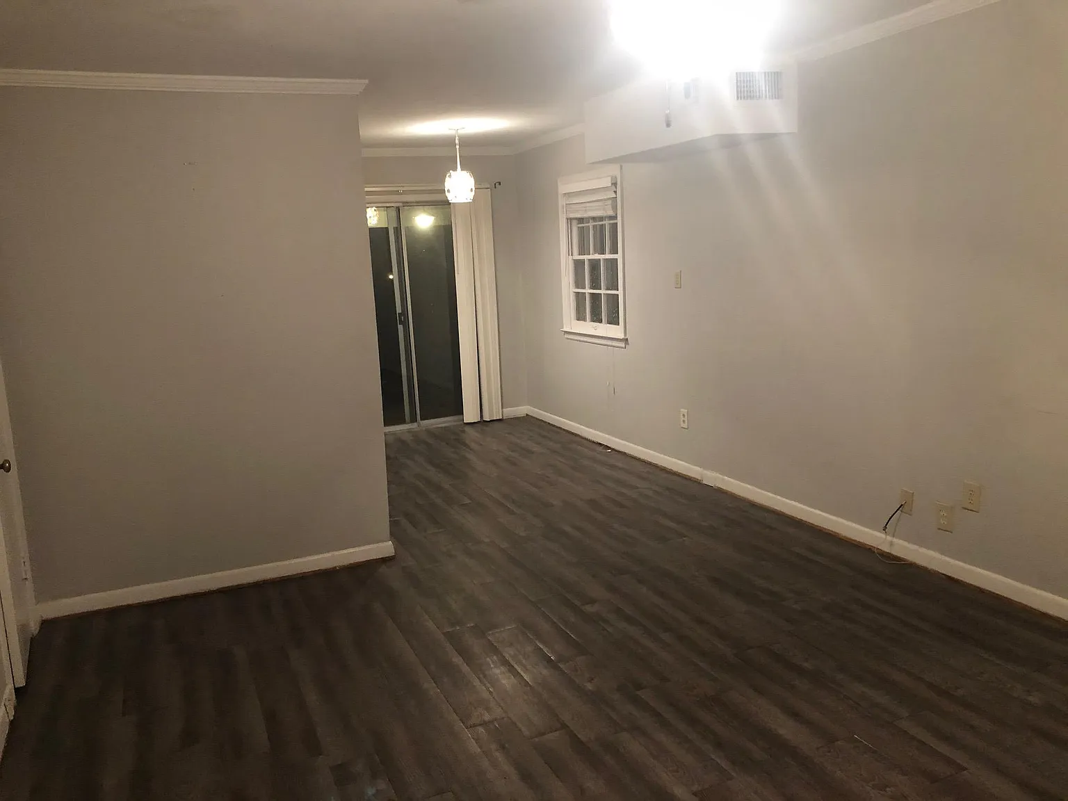2 bed, 900 sqft, $860 — Photo 2
