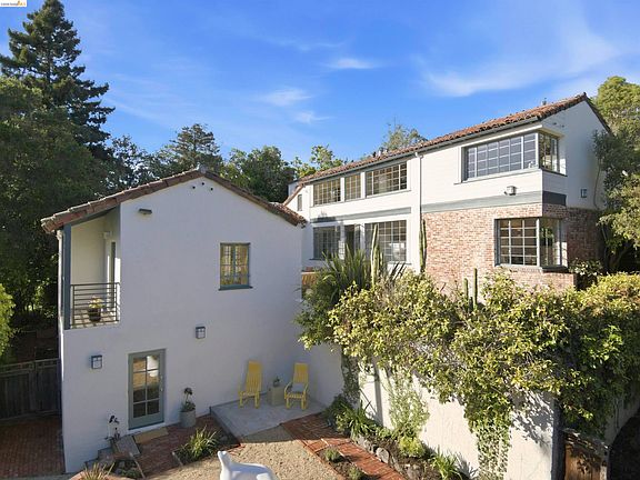 3rd image of 44 Highgate Rd