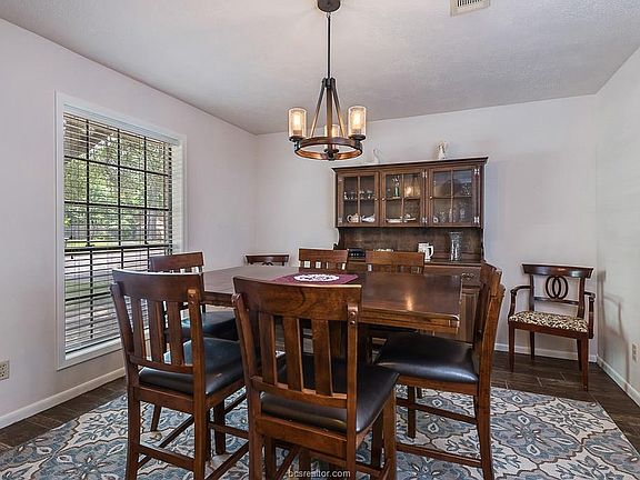 5th image of 3904 Old Oaks Dr
