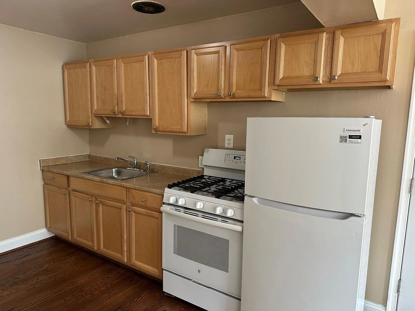 2907 Saint Paul Street — Photo 3