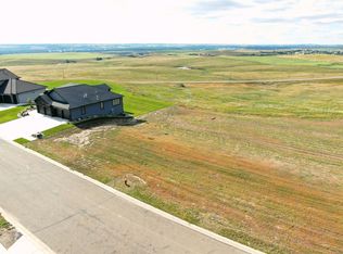 5938 Crested Butte Rd, Bismarck, ND 58503