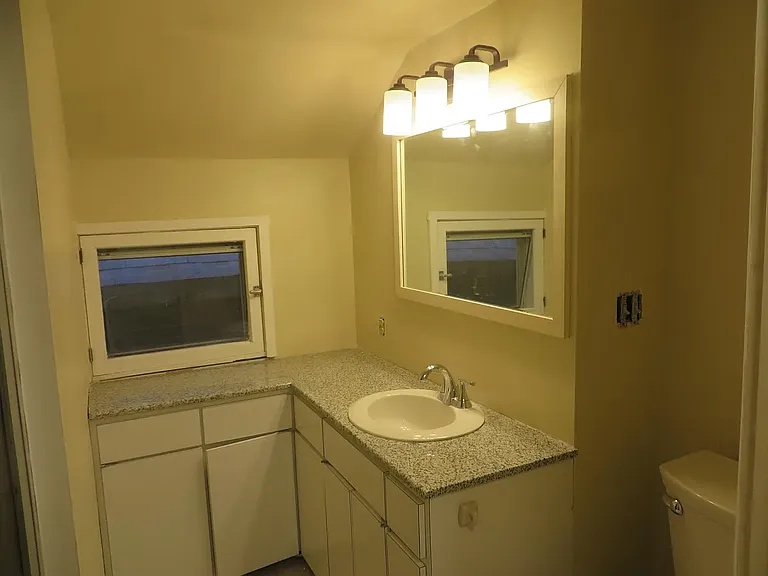 112 Milton Ave — Photo 19