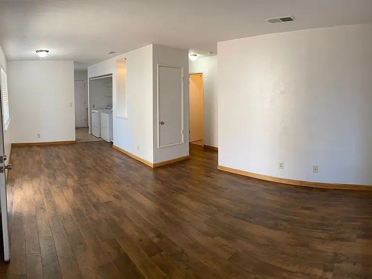 1103 Spring Valley Cmn — Photo 11