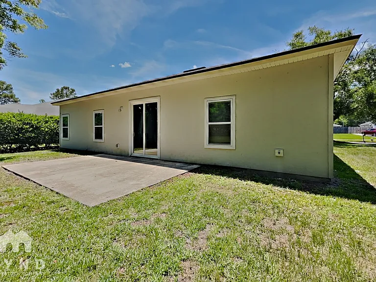 455 Brentwood Ct — Photo 15