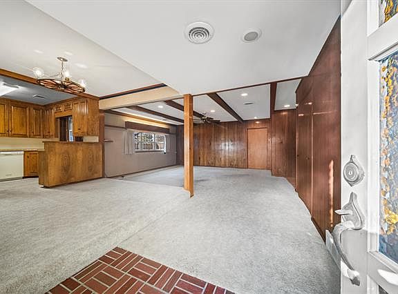 4th image of 1902 S 93rd East Ave