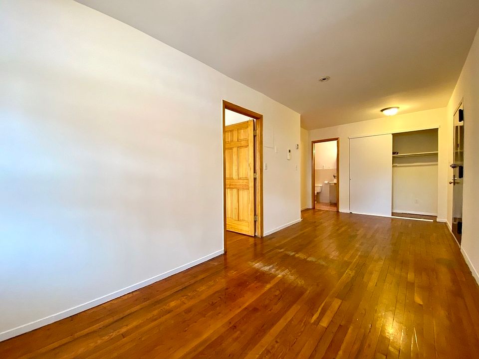 1st image of 11-46 Welling Ct #1F