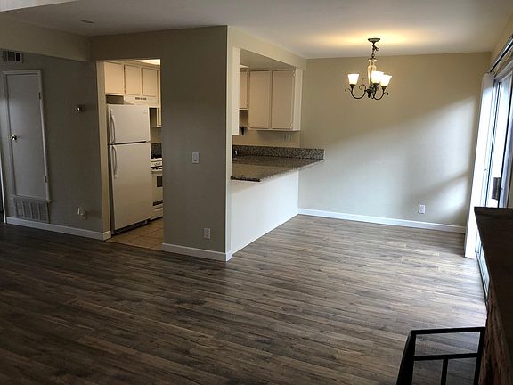 4th image of 868 Mola Vista Way