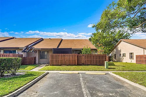 2698 N Nob Hill Rd Photo 1