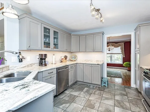 16 Dunlin Way, Portsmouth, NH 03801